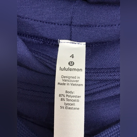 Lululemon City Sleek Sweatshirt! Size 4 - Picture 4 of 4